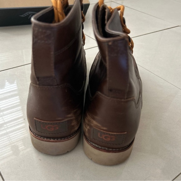 Men’s Ugg boots - Picture 2 of 4